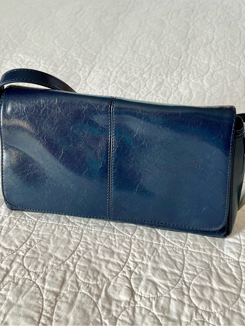 Liz Claiborne Navy “Money Talks”Faux Leather Shoulder Bag Minimalist Classic